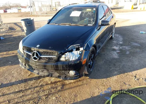 2010 Mercedes-Benz C 300 Luxury/Sport из США, поврежденный, VIN WDDGF5EB8AR116148